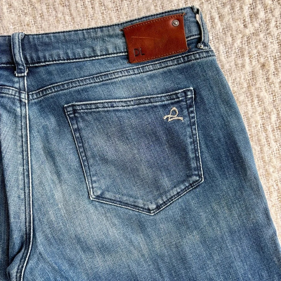 DL1961 Riley Boyfriend Jeans with Relaxed Fit - Picture 14 of 15